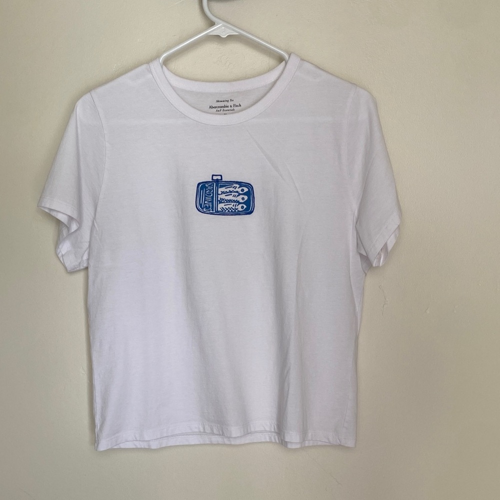 Abercrombie & Fitch White Skimming Tee